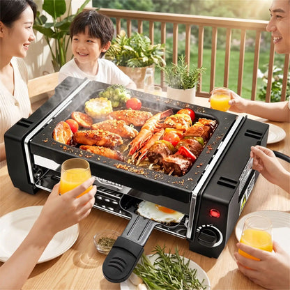 Petit barbecue électrique famille sur la terrasse savoure des brochettes bien grillées.